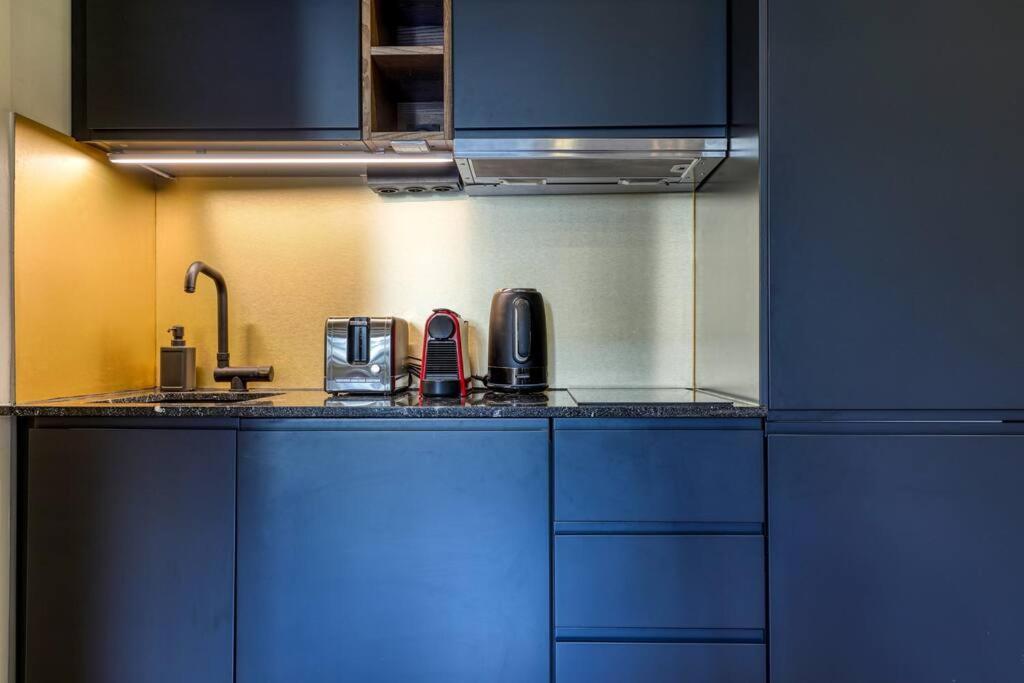 Montaigne Executive Suite Париж Экстерьер фото