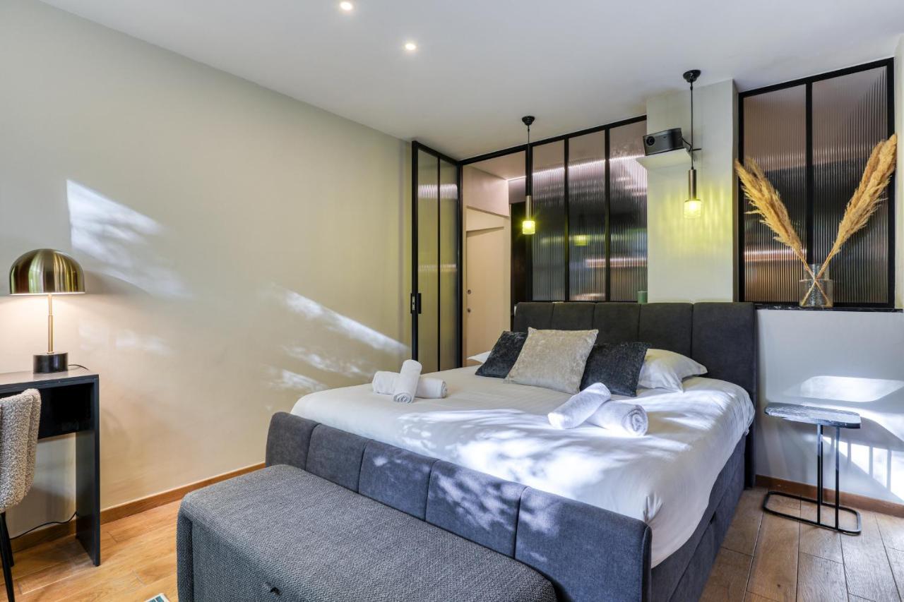 Montaigne Executive Suite Париж Экстерьер фото